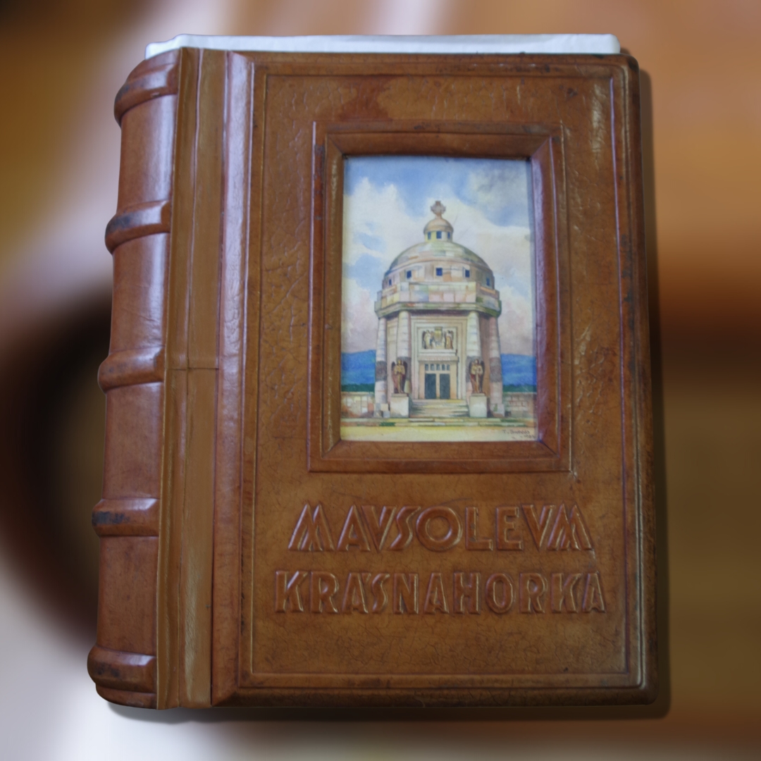 Banícke múzeum v Rožňave: 🏛Zreštaurovaná kniha návštev Mauzólea v Krásnohorskom Podhradí