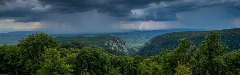 Orlia vyhliadka na Zádielskej planine (695-735 m n.m.)