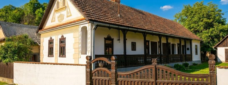 Ľudová architektúra v Silickej Jablonici – roľnícke domy typu Palóc