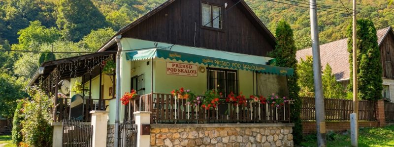 Hostinec pod Skalou v obci Háj (Háj občerstvenie )
