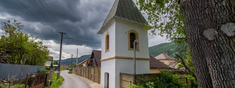 Zvonica v obci Jovice