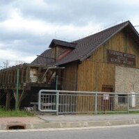 <b><a href="http://www.slovensky-kras.eu/info/hamor-v-medzeve-tischlerov-hamor/"><span style="color: #FFFF00;">Hámor v Medzeve – Tischlerov hámor</span></a></b>