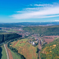 Kaňon Slanej, Plešivec a kaňon Štítnika (v pravo), fotograf: , Örs Orosz (Gombaszögi Nyári Tábor) Kaňon Štítnika