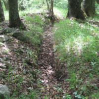 Ostrý vršok (775 m n.m.) a vojenské stanovisko z 2. svetovej vojny