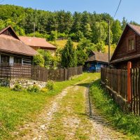 Drevenice v obci Hačava
