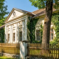 Kaštieľ Mariášiovcov (Biely kaštiel) – Máriássyho kaštieľ v obci Brzotín v roku 1911 Kaštieľ Mariášiovcov (Biely kaštiel) – Máriássyho kaštieľ v obci Brzotín