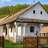 Mátéov dom – NKP murovaný roľnícky dom v Ardove Mátéov dom – NKP murovaný roľnícky dom v Ardove