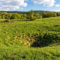 Krasové závrty na Plešiveckej planine Krasové závrty na Plešiveckej planine