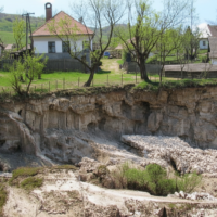 Ťažba travertínu v obci Hrhov Hrhovský vodopád medzi domami a vyvieračka Féj