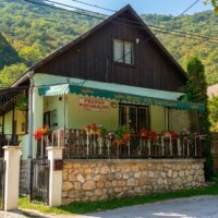 Hostinec pod Skalou v obci Háj (Háj občerstvenie ) Hostinec pod Skalou v obci Háj (Háj občerstvenie )