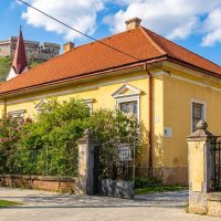 Obec Krásnohorské Podhradie - kúria z roku 1885 Obec Krásnohorské Podhradie