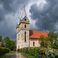 Obec Krasnohorská Dlhá Lúka - Kostol svätého Juraja Obec Krasnohorská Dlhá Lúka