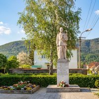 Obec Plešivec - pamätník na II. svetovú vojnu Obec Plešivec
