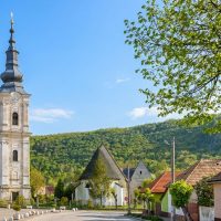 Kostol Reformovanej kresťanskej cirkvi v Plešivci - baroková zvonica Kostol Reformovanej kresťanskej cirkvi v Plešivci - baroková zvonica