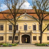 Klasicistický bývalý župný dom v Turni nad Bodvou - začiatok 20.storočia Klasicistický bývalý župný dom v Turni nad Bodvou